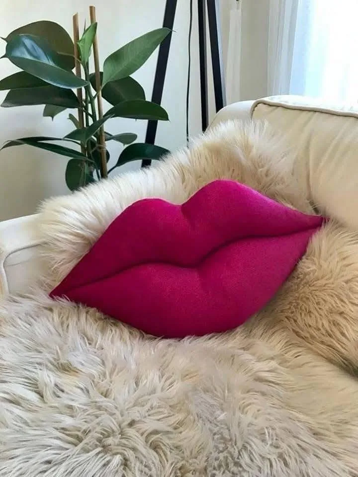 Throw Pillows and Soft Furnishing in Jos project detail 4